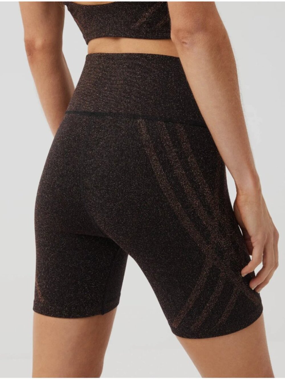 OFFLINE BY AERIE SEAMLESS LUREX BIKE SHORT GOLD XS NEW - Picture 4 of 13